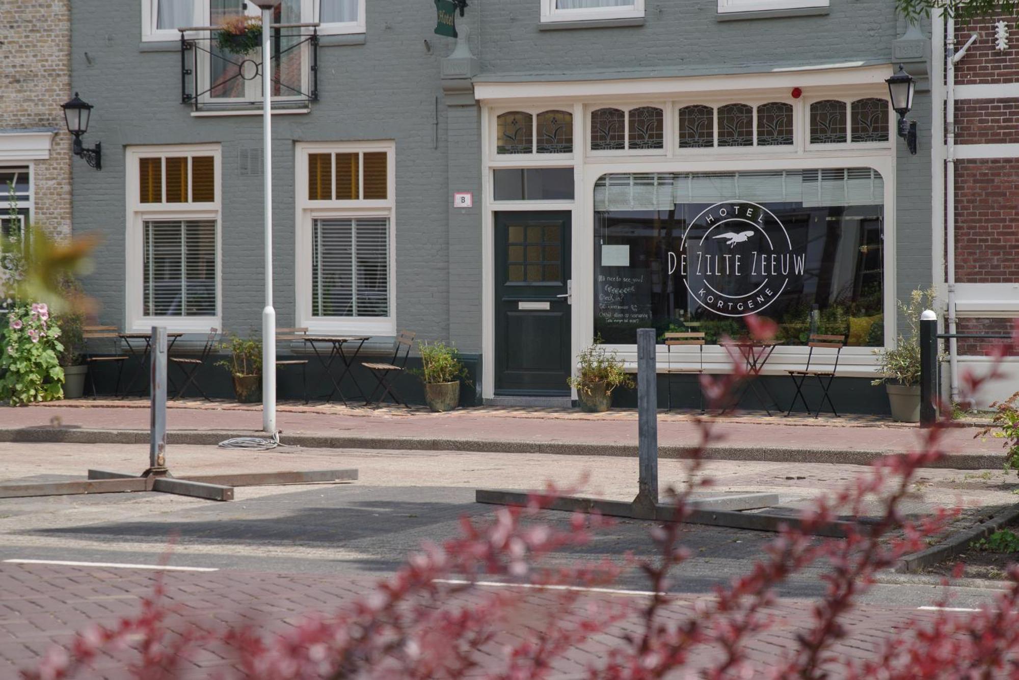 Hotel De Zilte Zeeuw คอร์ทเคเนอ ภายนอก รูปภาพ