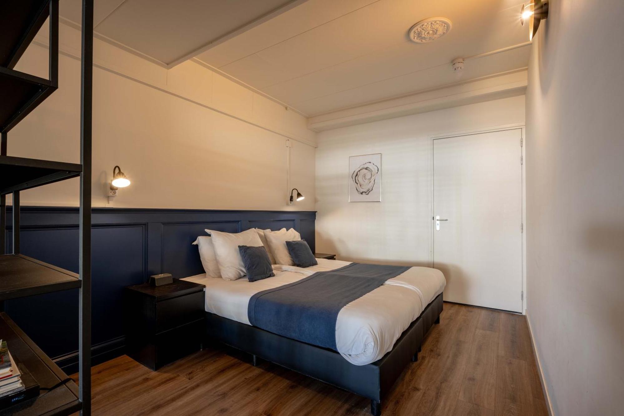 Hotel De Zilte Zeeuw คอร์ทเคเนอ ภายนอก รูปภาพ